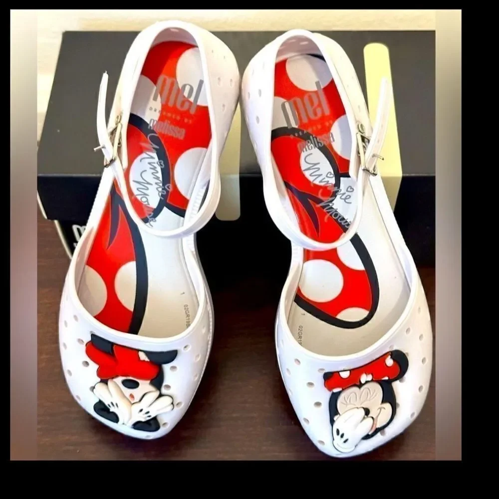💕Mini Melissa Girls furadinha comfortable cushioned sandal size 2 and 3 new
